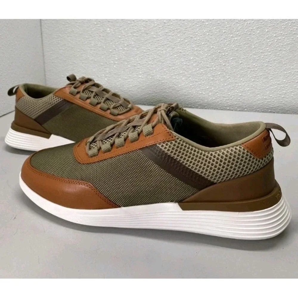 Wolf and Shepherd Mens Crossover Victory Trainer Sneakers Size 9.5 Khaki White